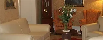 拉瑞泽顿扎酒店 酒店